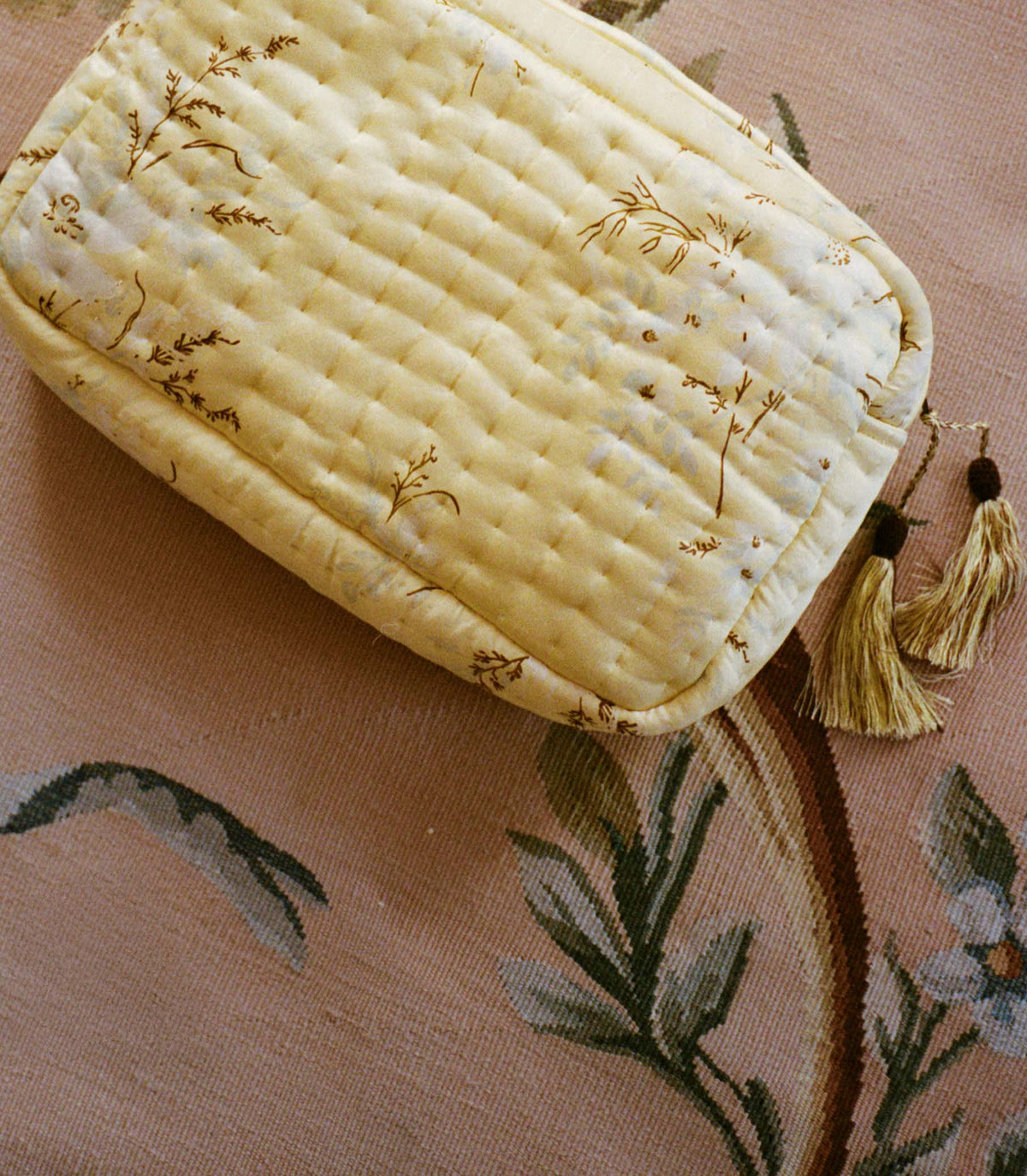 Anniversary Grande Quince Pouch -- Bouquet De Chamonix