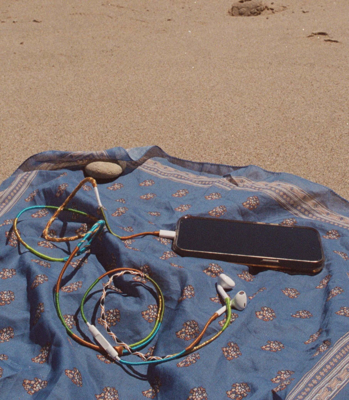 Le Pom Pom & Dôen Headphones -- Cadiz Collage