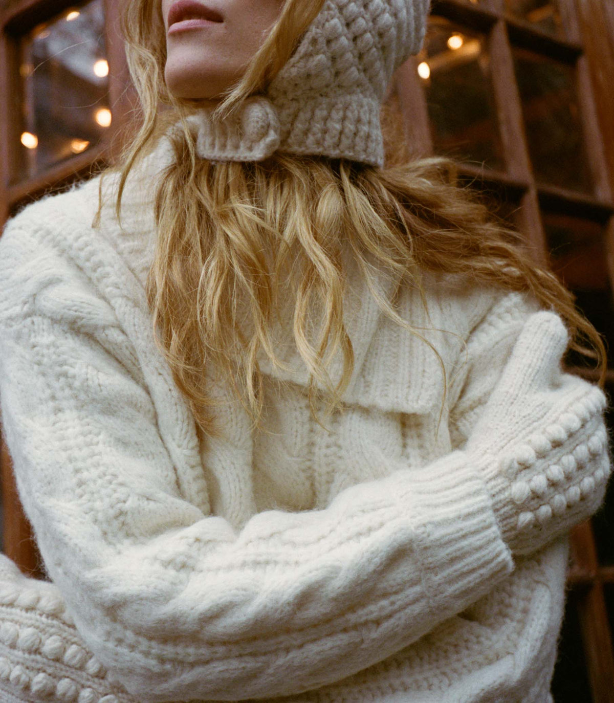 Deneige Hat -- Ivory